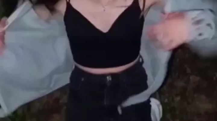 Наказание молодой закладчицы / Раздели суку / Спортики издеваются над закладчицей