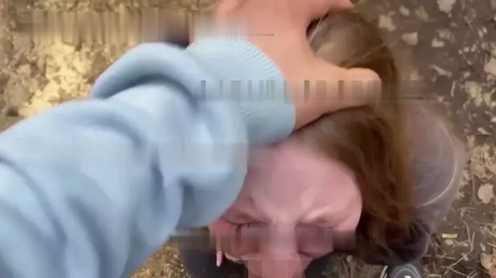 Закладчица была наказана в рот и в жопу / Спортик выебал закладчицу / Готова на всё