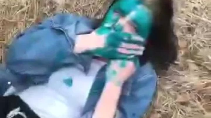 Спортики нашли и наказали местную закладчицу в попу